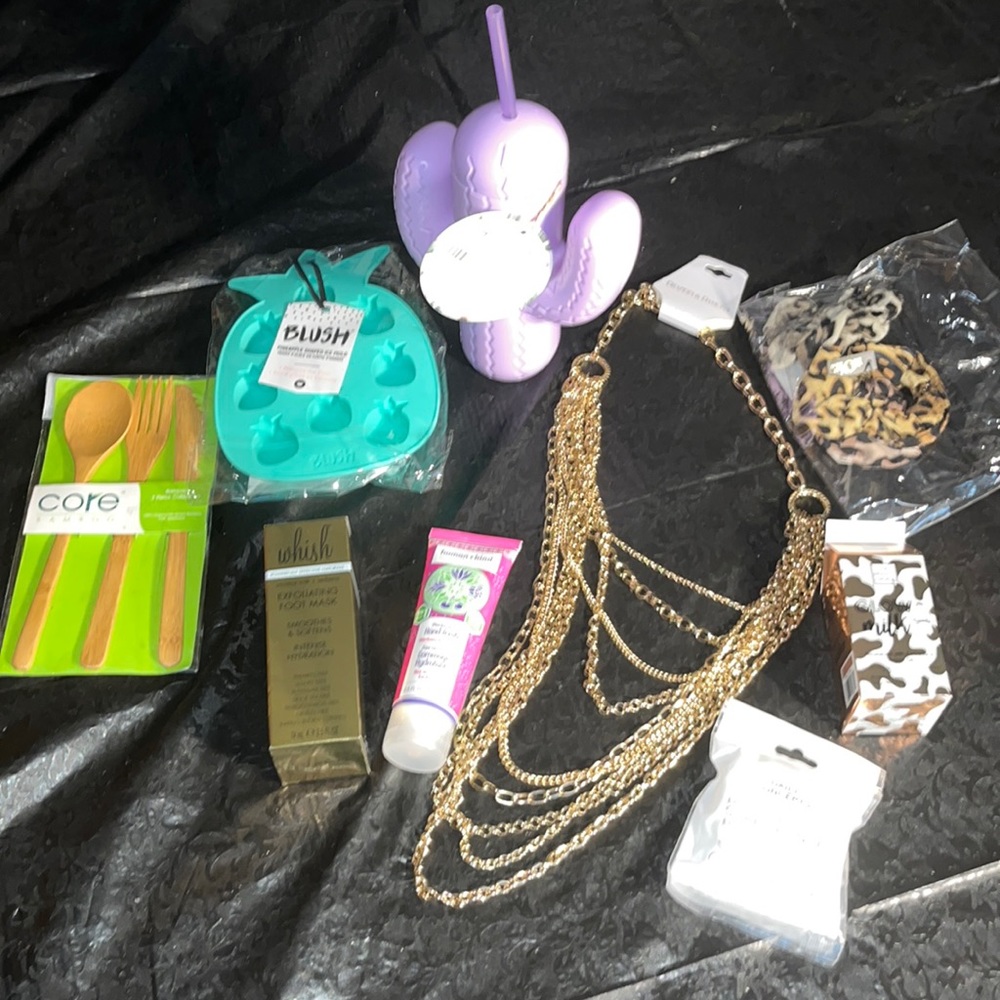 Extra Stuffed FabFitFun Box NWOT Beauty Care & Other Things